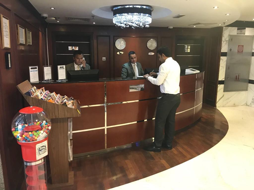 Al Waleed Palace Hotel Apartment Al Barsha Dubai Exterior photo