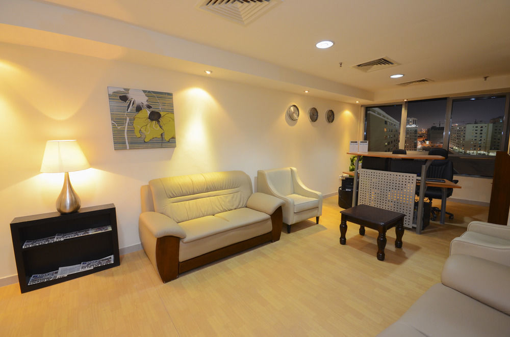 Al Waleed Palace Hotel Apartment Al Barsha Dubai Exterior photo