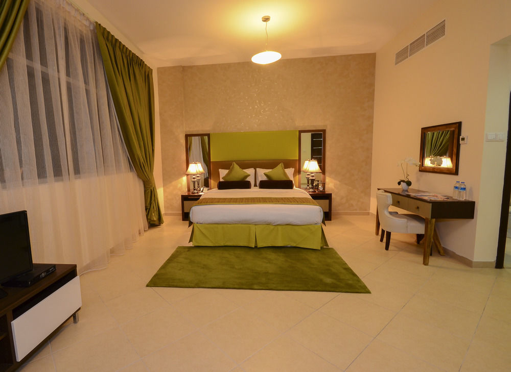 Al Waleed Palace Hotel Apartment Al Barsha Dubai Exterior photo